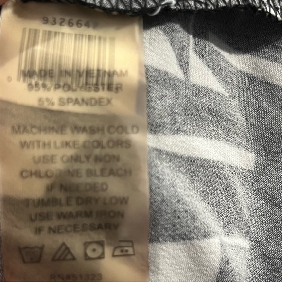 VINCE Camuto blouse sleeveless geometric print ruched side black white size M - Picture 5 of 7